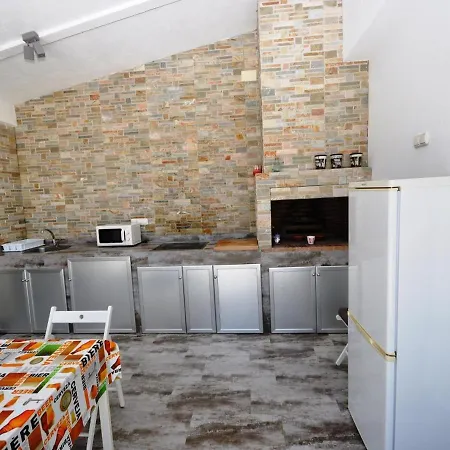 Chalet Piscina Compartida Solo Familia Parejas Xxv Holiday home