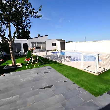 Chalet Piscina Compartida Solo Familia Parejas Xxv *