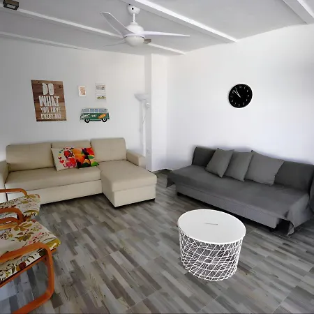 Holiday home Chalet Piscina Compartida Solo Familia Parejas Xxv